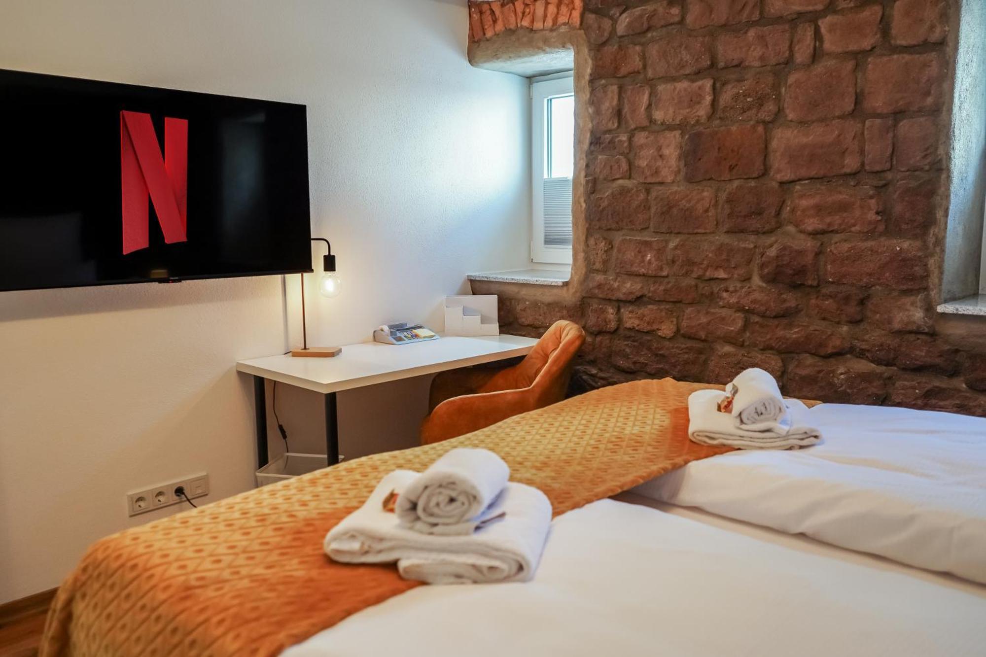 7Seas Boutique Aparthotel Homburg - Stilvoll, Digital & Ideal Fuer Familie & Business Esterno foto